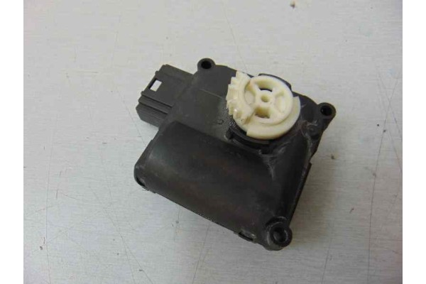 Motor apertura trampillas climatizador, Audi A6 Berlina (4F2) 2.7 Tdi, 4F0820511A