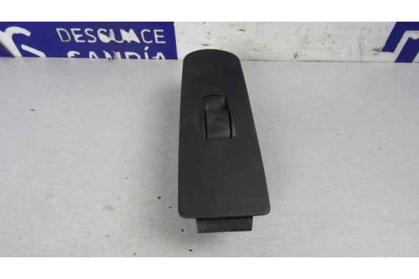 Mando elevalunas delantero derecho, Mitsubishi Colt CZ3 Berl. 3 (Z30) 1.5 DI-D Instyle 2007, MR587944