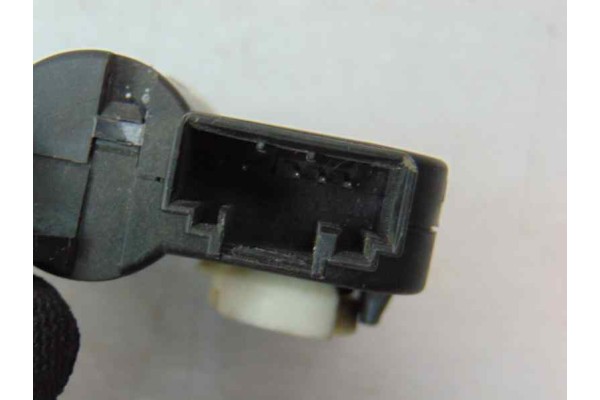 Motor apertura trampillas climatizador, Audi A6 Berlina (4F2) 2.7 Tdi, 4F0820511A