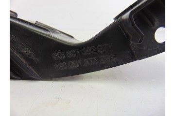 Molduras traseras, Volkswagen Golf V (1K1)(10.2003) Highline 2005, 1K6807375