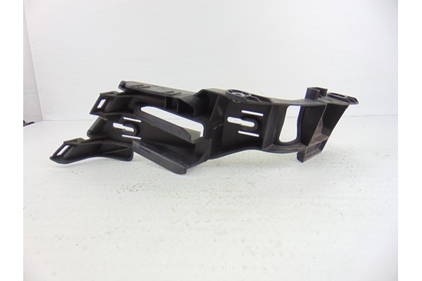 Molduras traseras, Volkswagen Golf V (1K1)(10.2003) Highline 2005, 1K6807375