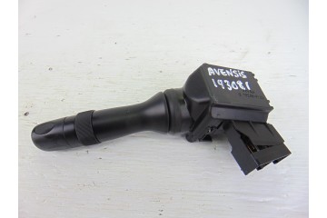 Mando limpia, Toyota Avensis Cross Sport (T27) Advance 2011