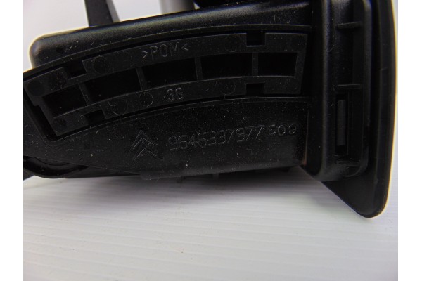 Rejilla aireadora, Citroen C4 Coupe Vts 2009, 9646337977