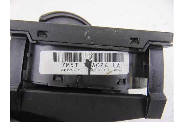 Mando luces, Ford Focus Berlina (CB4) Trend 2009