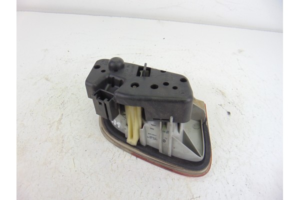 Piloto trasero izquierdo interior, Bmw Serie 3 Berlina (E46) 330d 2003, 6910537