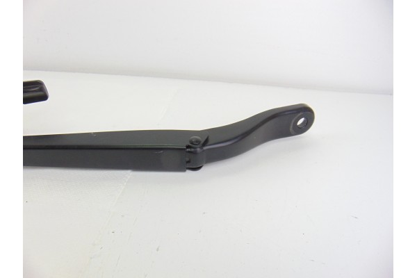 Brazo limpia delantero izquierdo, 9822931680