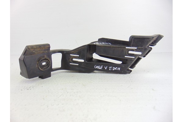 Molduras traseras, Volkswagen Golf V (1K1)(10.2003) Highline 2005, 1K6807376