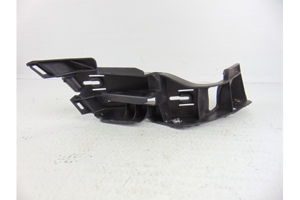 Molduras traseras, Volkswagen Golf V (1K1)(10.2003) Highline 2005, 1K6807376