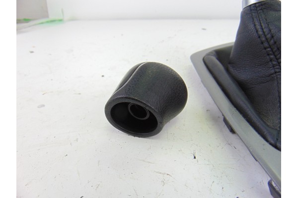 Pomo palanca cambio, Ford Focus Berlina (CB8) Trend 2011