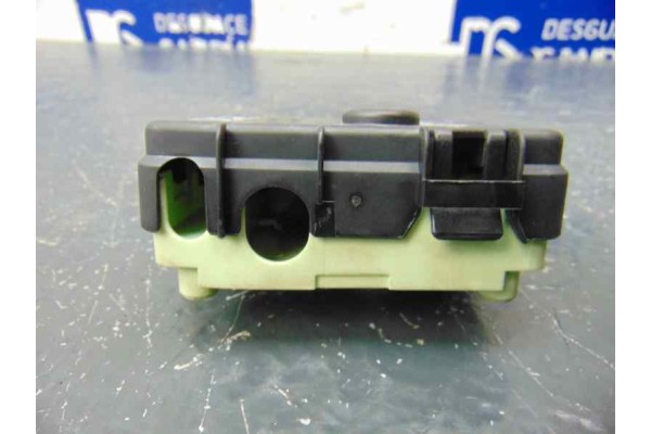 Caja reles / fusibles, Bmw Serie X3 (E83) 3.0d 2004, 8387547