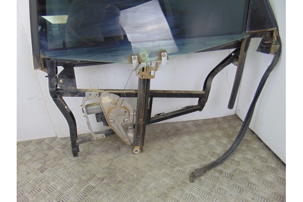 8 PIN ELEVALUNAS TRASERO IZQUIERDO AUDI A6 AVANT (4B5) 3.0 2002 8 PIN 197804 AUDI - 3