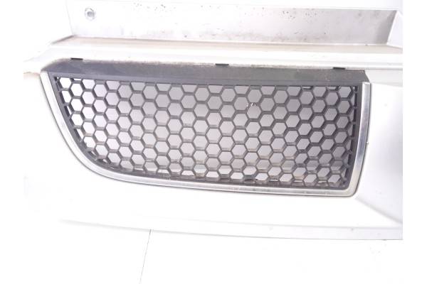  REJILLA DELANTERA RENAULT TRAFIC II COMBI 9 - plazas  (L2H1)  acristalado, Combi largo 2002 210845 RENAULT - 2