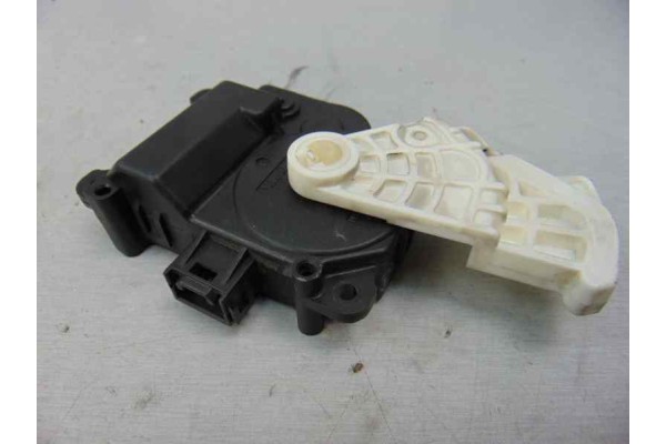 Motor apertura trampillas climatizador, Toyota RAV4 (A3) Sol 2008, 063800-0181