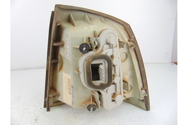 Piloto trasero izquierdo, Opel Astra G Berlina Comfort 1999, 3 PTAS