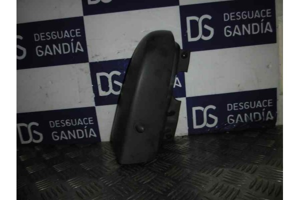 Molduras traseras, Nissan Primastar (X83) Combi, 9 plazas, batalla corta 2004
