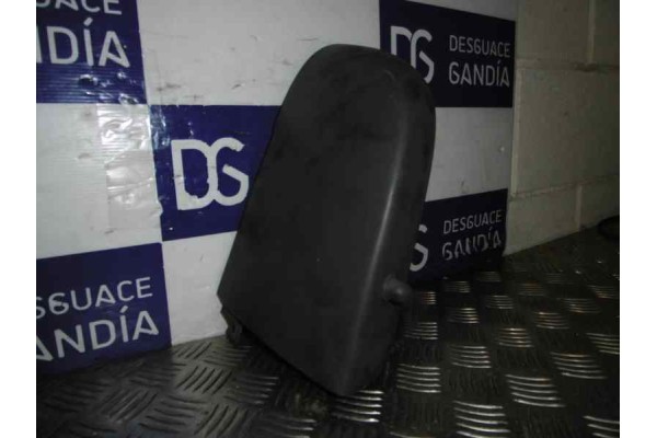 Molduras traseras, Nissan Primastar (X83) Combi, 9 plazas, batalla corta 2004