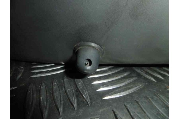 Molduras traseras, Nissan Primastar (X83) Combi, 9 plazas, batalla corta 2004