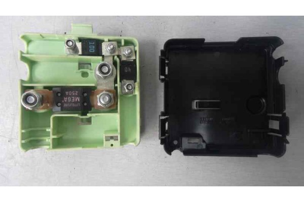 Caja reles / fusibles, Bmw Serie X3 (E83) * 2006, 8387547
