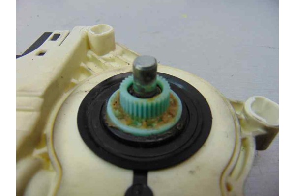 Motor elevalunas delantero izquierdo, Audi A6 Berlina (4F2) 2.7 Tdi, 4F0959801D