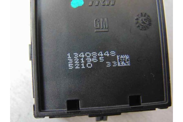 Mando elevalunas delantero derecho, Opel Astra K Berlina 5P Dynamic Start/Stop 2015, 13408448