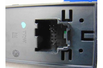 Mando elevalunas delantero derecho, Opel Astra K Berlina 5P Dynamic Start/Stop 2015, 13408448