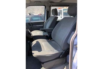 VOLKSWAGEN T4 TRANSPORTER BUS Caravelle