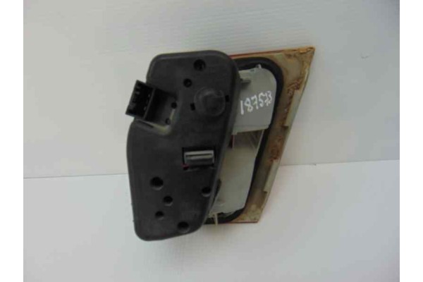 Piloto trasero izquierdo interior, Bmw Serie 3 Berlina (E46) 316i 2001, 8364923