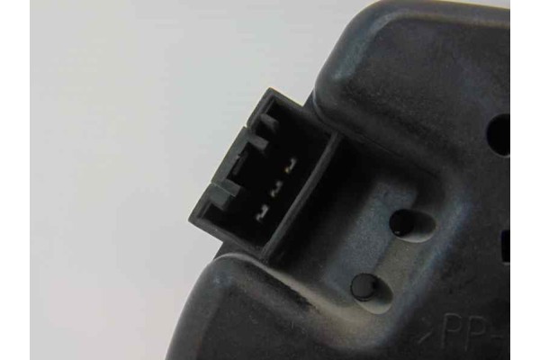 Piloto trasero izquierdo interior, Bmw Serie 3 Berlina (E46) 316i 2001, 8364923