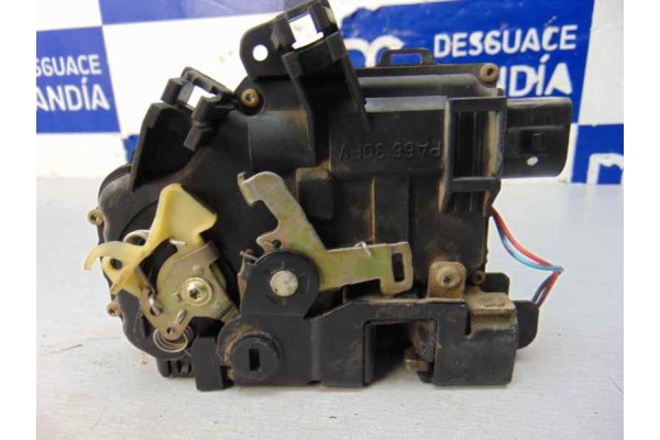 Cerradura puerta trasera izquierda, Audi A6 Berlina (4B2) 2.5 Tdi 1999