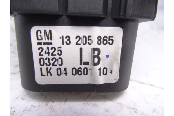 Mando luces, Opel Zafira B Cosmo 2005, 13205865