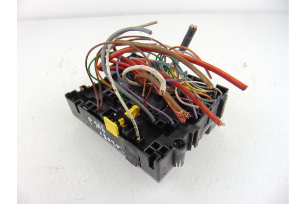 Caja reles / fusibles, Peugeot 206 Xr 2000, 9628024480
