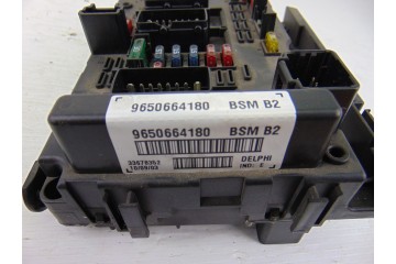 Caja reles / fusibles, Peugeot 206 X-Line 2004, 9650664180