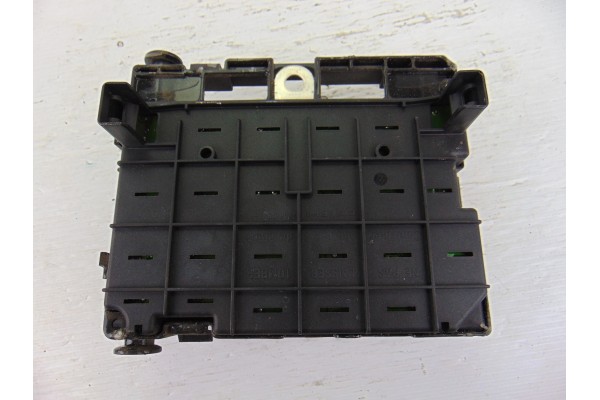 Caja reles / fusibles, Peugeot 206 X-Line 2004, 9650664180