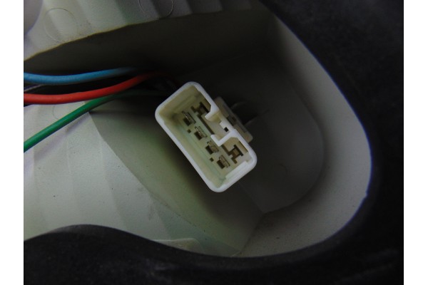 Piloto trasero derecho, Mitsubishi Carisma Berlina 5 (DA0) 1900 DI-D Comfort 2003