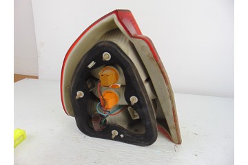 Piloto trasero derecho, Mitsubishi Carisma Berlina 5 (DA0) 1900 DI-D Comfort 2003