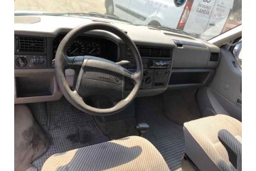 VOLKSWAGEN T4 TRANSPORTER BUS Caravelle