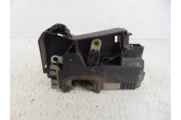 Cerradura puerta delantera derecha, Opel Corsa C Blue Line 2005, 13154792