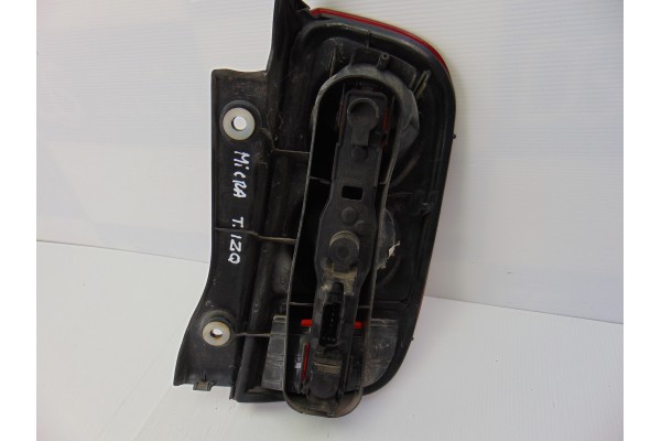 Piloto trasero izquierdo, Nissan Micra (K12E) Acenta 2005