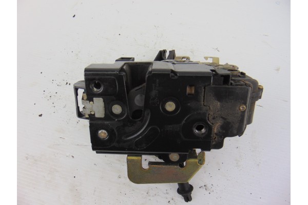 Cerradura puerta delantera derecha, Audi A6 Berlina (4B2) 2.8 Quattro 2000, 4B1837016B