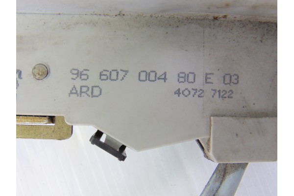 Cerradura puerta trasera derecha, Citroen C4 Berlina Collection 2006, 9660700480