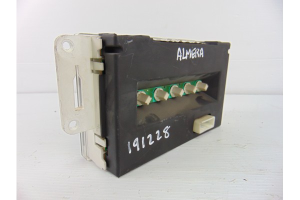 Pantalla multifuncion, Nissan Almera (N16/E) Tekna 2005, 28090BU701A