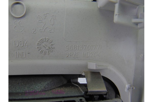 Luz interior, Peugeot 308 Premium 2009, 9681370177
