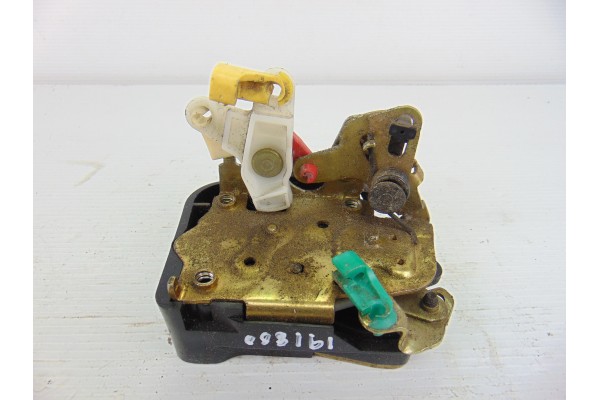 Cerradura puerta trasera derecha, Chrysler Pt Cruiser 2.0 Classic 2001