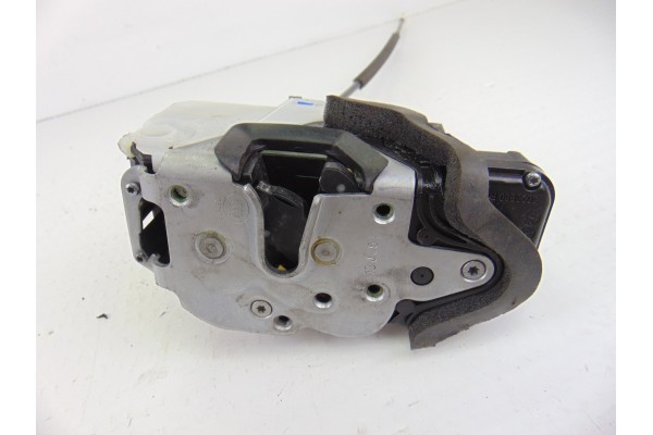 Cerradura puerta delantera derecha, Opel Astra J Sports Tourer Sport 2010