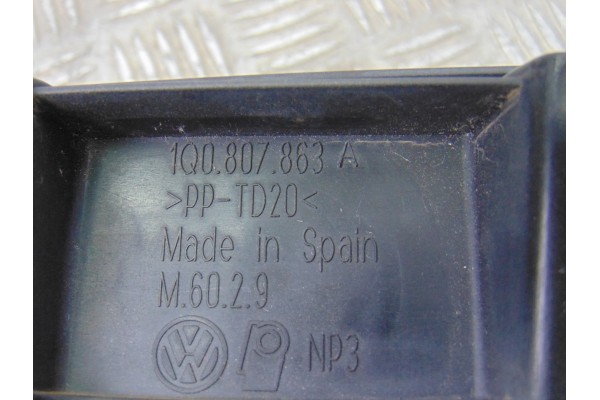 Molduras traseras, Volkswagen Eos (1F7)(2006) 2.0 TDI Individual 2006, 1Q0807863A
