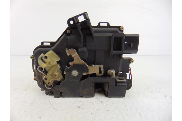 Cerradura puerta delantera izquierda, Audi A6 Avant (4B5) 3.0 2002, 4B1837015G