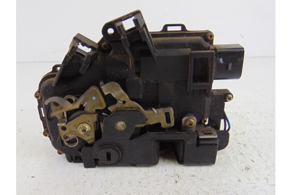 Cerradura puerta trasera izquierda, Audi A6 Avant (4B5) 3.0 2002, 4B0839015G