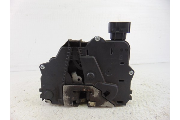Cerradura puerta delantera derecha, Opel Corsa D Selective 2011, 13258274