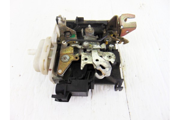 Cerradura puerta delantera derecha, Audi A8 (D2) 2.5 TDI Quattro 2001, 4D1837016D