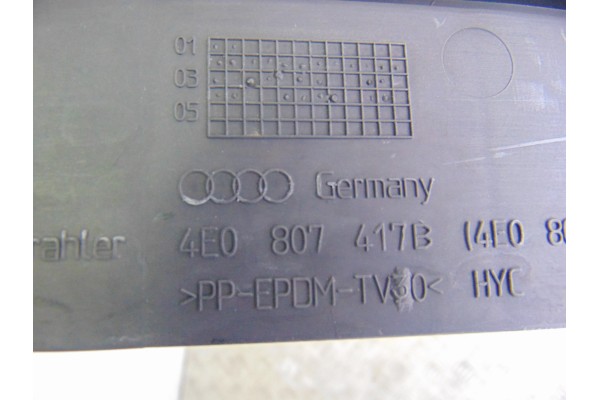 Molduras traseras, Audi A8 (4E) 3.0 TDI Quattro 2005, 4E0807417B